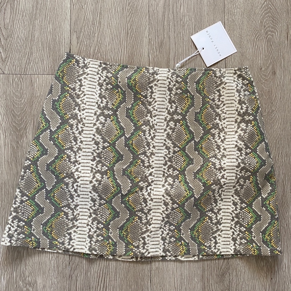 NWT Honey Punch skirt